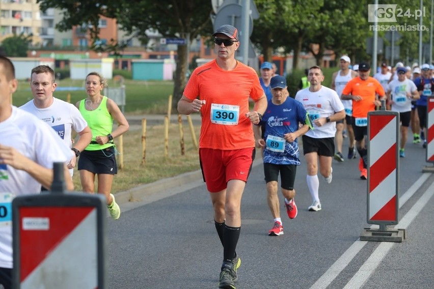 Maraton Szczeciński 2018: pół tysiąca biegaczy! [DUŻO ZDJĘĆ, WIDEO]