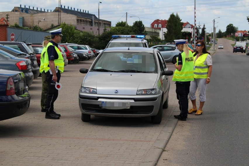 Policjanci obserwowali przejazdy kolejowe (zdjęcia)