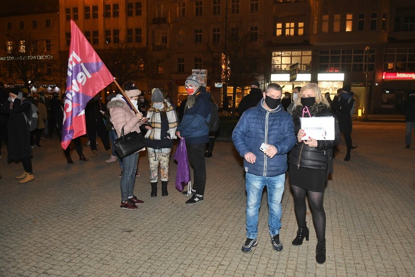 Środowa zapowiedź publikacji wyroku TK sprawiła, że na ulice...