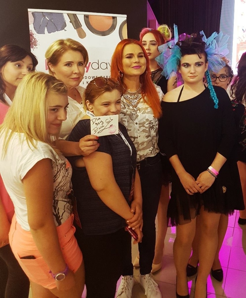 Uczennice ZSZ przy SOSW w Wyszkowie wzięły udział w finale "Young Hair Style Award" [ZDJĘCIA]