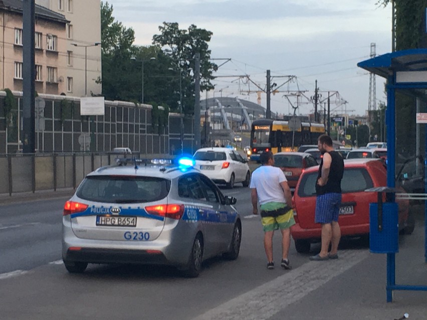 Kraków. Wypadek i kolizje przy rondzie Grzegórzeckim