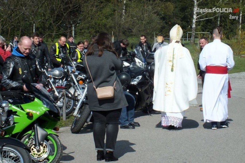 Motocykliści w Żorach rozpoczęli sezon mszą z biskupem i poświęceniem maszyn! ZDJĘCIA