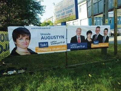 Miejsca, w których pojawiają się banery wyborcze Platformy Obywatelskiej wzbudzają niemałe kontrowersje Fot. Czytelnik