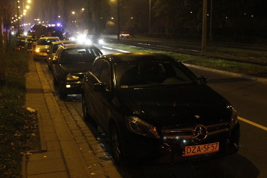 Wrocław: Wypadek na Ślężnej. Zderzyło się pięć aut. Trzy osoby w szpitalu (ZDJĘCIA)