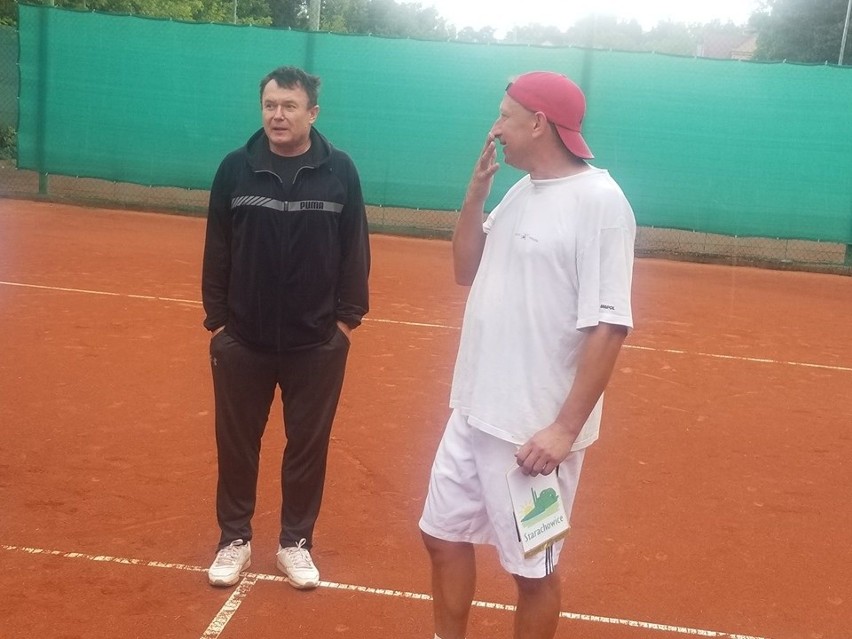 Historyczny mecz tenisowy pomiędzy reprezentacjami amatorów Starachowic i Kielc 