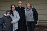 Rodzina z Kijowa dotarła do Piekoszowa. Opowiedziała o sytuacji w stolicy, o zniszczonych pobliskich miastach. Zobacz wideo