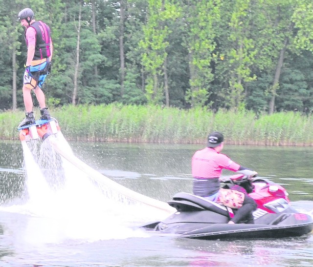 Flyboarding na Stawikach w Sosnowcu