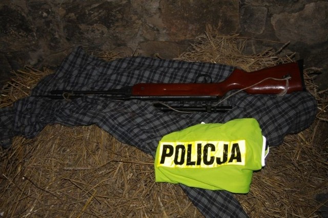 Broń znaleziona przez policjantów w gminie Skalbmierz