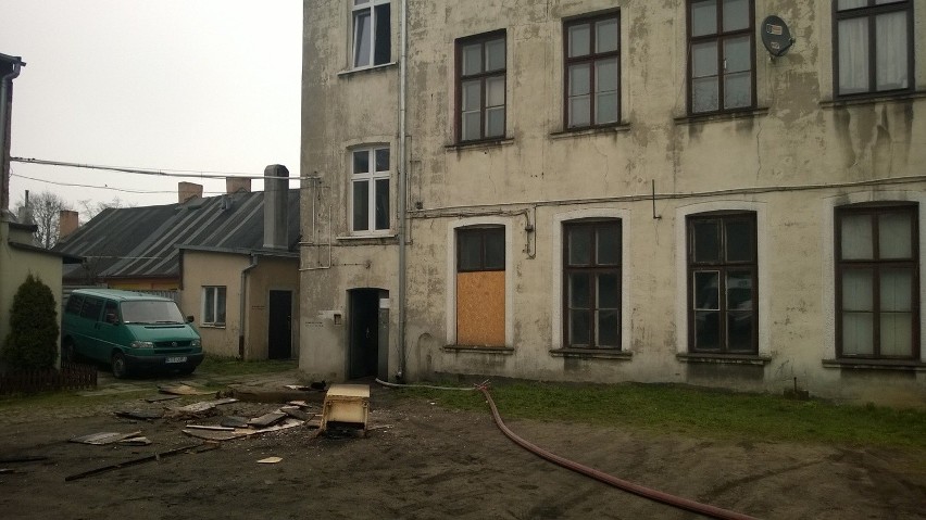 Pożar na Rzgowskiej. Spłonęło mieszkanie na trzecim piętrze [ZDJĘCIA+FILM]