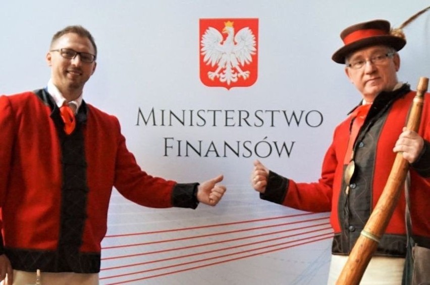 Kurpie z Kadzidła, Czarni i Ostrołęki w Warszawie. Zawojowali Ministerstwo Finansów [ZDJĘCIA]