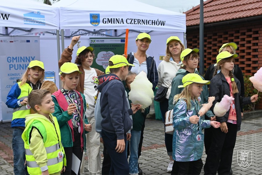 Służby mundurowe szkolą mieszkańców, promują bezpieczeństwo w powiecie krakowskim