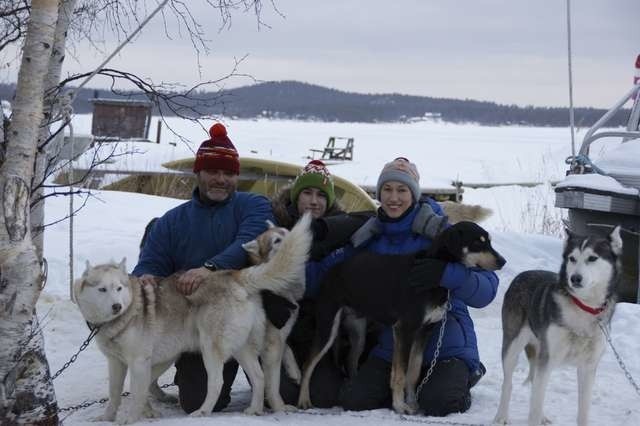 Rodzina Nowakowskich na jeziorze Inari w Finlandii, 300 km za kołem podbiegunowym - tam mają jedną ze swoich baz