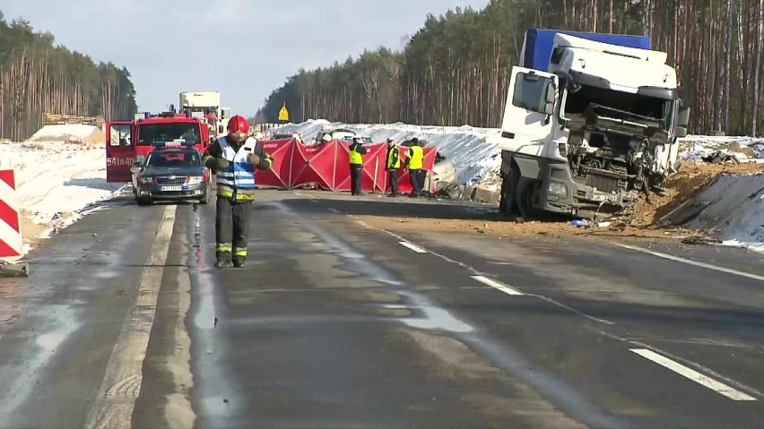 Wypadek na S8: nie żyją trzy osoby, cztery są w szpitalu [ZDJĘCIA+WIDEO]