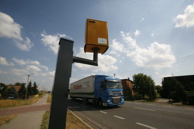 Większość fotoradarów mierzy prędkość z dokładnością plus/minus 3 km/h w zakresie do 100 km/h