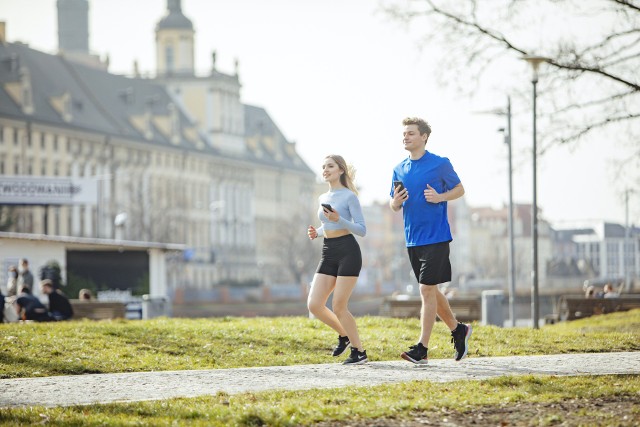 Sprzedaż pakietów startowych BASIC potrwa do 7 maja, a po tym terminie nie będzie już możliwości dołączenia do największego wiosennego wydarzenia biegowego w całej Polsce. 