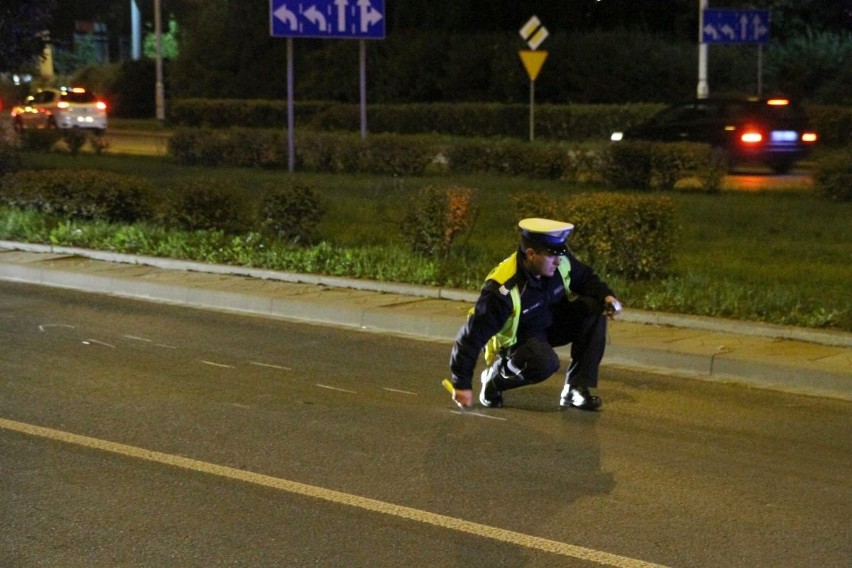 Wypadek na Borowskiej. Samochód osobowy zderzył się z...