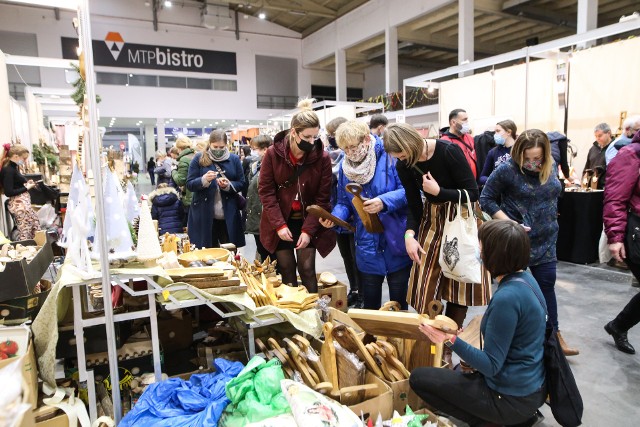 Trwa Festiwal Sztuki i Przedmiotów Artystycznych na terenie Międzynarodowych Targów Poznańskich.Kolejne zdjęcie --->