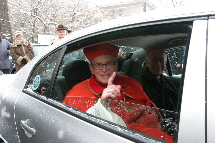 Kardynał Macharski nie żyje. Kraków stracił wielką postać [ZDJĘCIA]