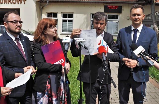 Posłanka Małgorzata Prokop-Paczkowska (Lewica) i poseł  Radosław Lubczyk (PSL - Koalicja Polska) chcą od dyrektora koszalińskiego szpitala wyjaśnień w sprawie zawieszonego oddziału rehabilitacji.