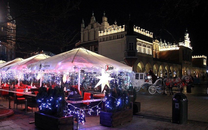 Świąteczne iluminacje Krakowa. Miasto niczym z bajki [ZDJĘCIA]