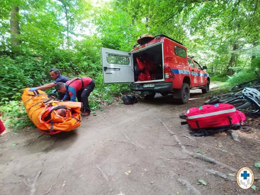 Weekend w Sudetach: Jedna osoba nie żyje, połamani rowerzyści, paralotniarze, turyści