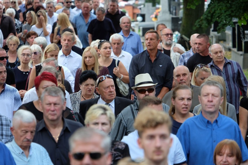 Pogrzeb Jarosława Dziemiana na cmentarzu farnym w...