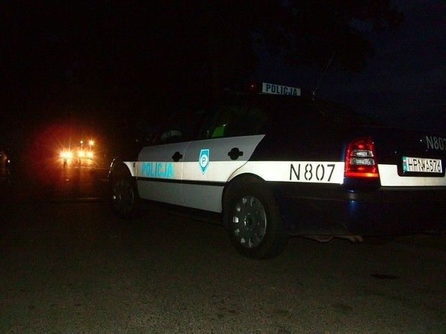 Słupska policja poszukuje kierowcy auta osobowego, które w poniedziałek, 14 listopada potrąciło kobietę w Kobylnicy.