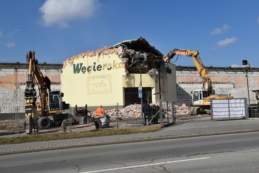 Nowy Sącz. Po 18 latach supermarket Rafa znika z ul. Węgierskiej 78  [ZDJECIA]