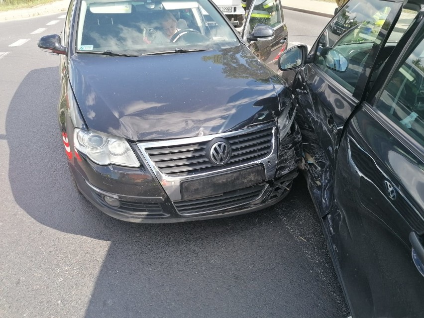 Wypadek dwóch samochodów na drodze Wrocław - Świdnica (ZDJĘCIA)