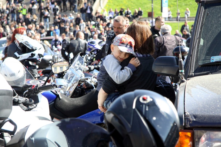 Rozpoczęcie sezonu motocyklowego 2018 w Lublinie. Przez miasto przejechała głośna parada (ZDJĘCIA)