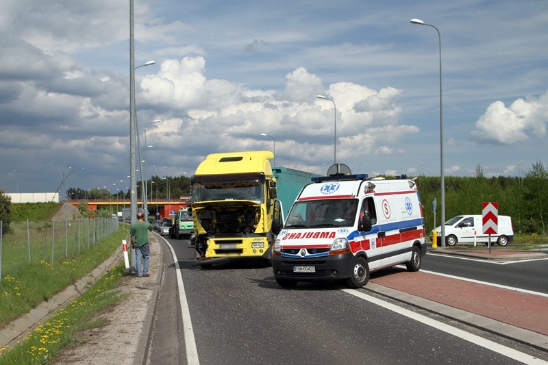 Zderzenie ciężarówki z autobusem pod Nową Solą