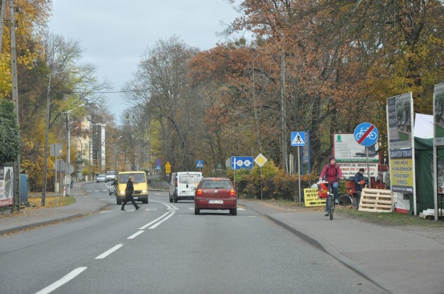 Ulica Opolska w Kluczborku, rejon cmentarza komunalnego.