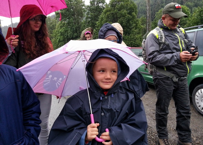 Odkryj Beskid Wyspowy. Mimo niesprzyjającej pogody pokonali Jasień [ZDJĘCIA]