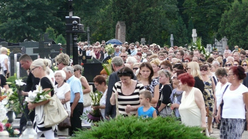 Pogrzeb córki aktorki Grażyny Błęckiej-Kolskiej. 23-latka zginęła w wypadku we Wrocławiu