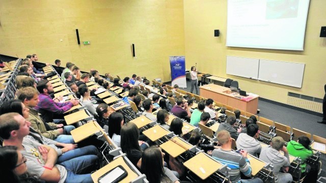 Akademia Rozwoju Przedsiębiorczości to projekt, który Politechnika Opolska organizuje  dla swoich studentów. Obejmuje on spotkania ze znanymi prelegentami, trenerami, prezesami firm - czyli osobami, które odniosły w życiu sukces.