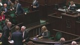 Zobacz, jak Jarosław Kaczyński podaje rękę Donaldowi Tuskowi (WIDEO)