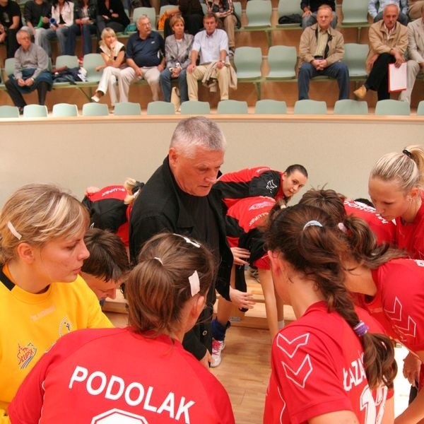 Adam Fedorowicz szkoleniowiec Słupi nie pali się do startu w konkursie na trenera kadry Polski.