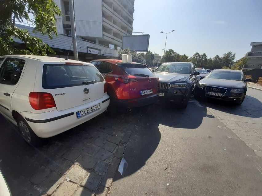 Wypadek czterech aut w pobliżu placu Grunwaldzkiego (ZDJĘCIA)