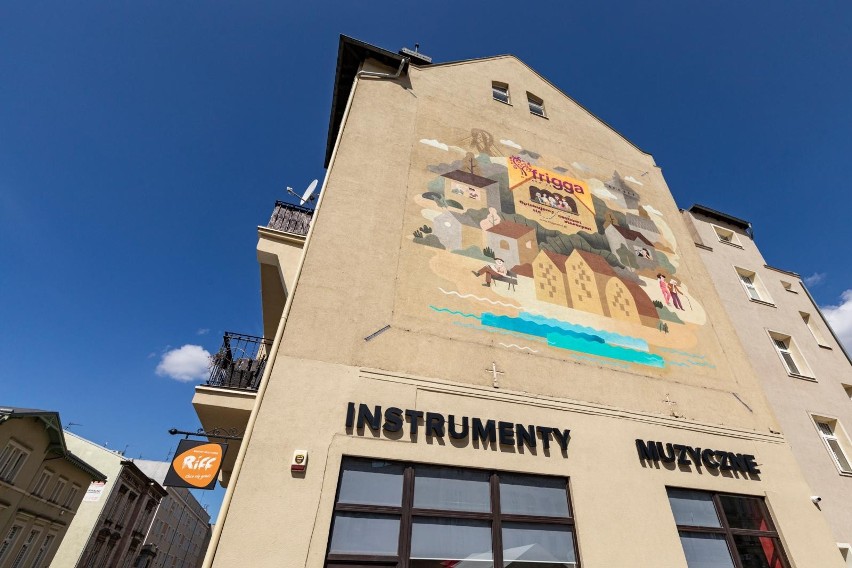 W Bydgoszczy pojawił się nowy mural reklamowy. Wkomponowany...