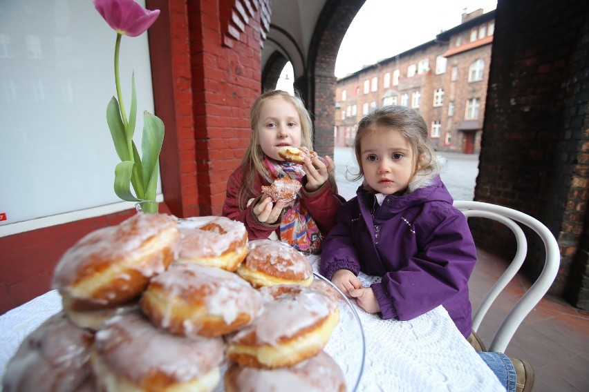 Tłusty czwartek 2014: Jedzmy pączki. Na szczęście