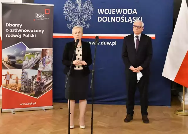 Program Inwestycji Strategicznych przedstawili: Beata Daszyńska-Muzyczka, prezes zarządu BGK oraz Wojewoda Dolnośląski Jarosław Obremski