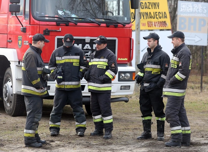 Wykolejone cysterny w Szczecinie Dąbiu