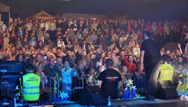 Jacek Stachursky, mega gwiazda muzyki dance i pop był kolejną gwiazdą, która wystąpiła podczas Dni Michałowa 2016. Do legendy przeszedł widowiskowy koncert Dody, także podczas dni miasta.