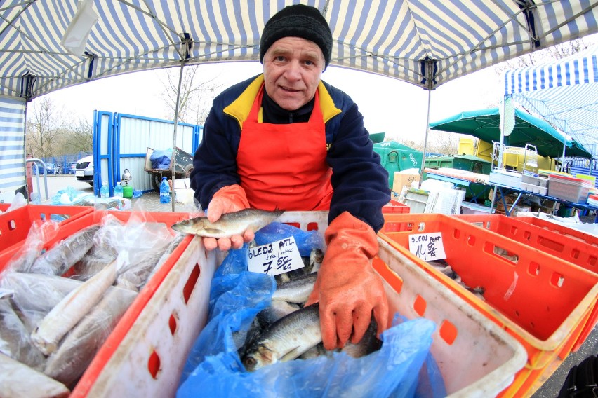 NAJTAŃSZY KARP W TORUNIU? GDZIE MOŻNA KUPIĆ I ZA ILE?...