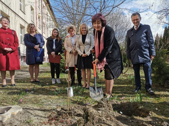 Renata Bębenek, dyrektor szkoły. Jubileusz 60-lecia Zespołu Szkół Ekonomiczno-Chemicznych w Trzebini