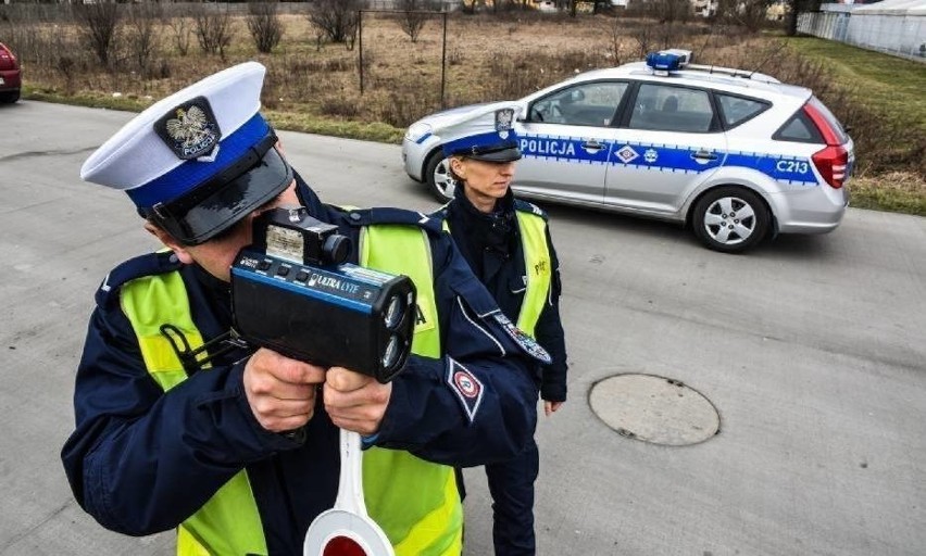 Wola Dębińska. Jechał z prędkością 137 km/h w terenie zbudowanym