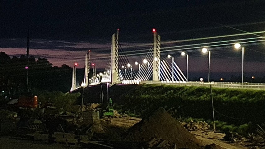 Most w Kurowie już oświetlony