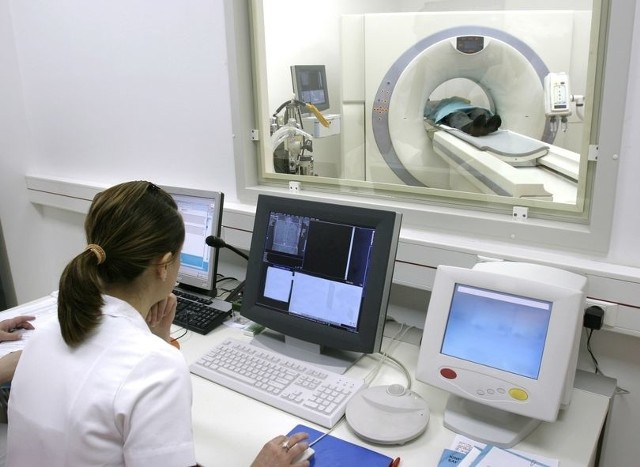 Tomografia komputerowa jest głównym sposobem diagnozowania guzów nadnerczy.
