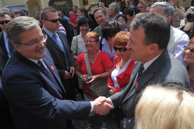 Prezydent Komorowski na Górze św. Anny w maju 2011 roku. To spotkanie z Opolanami było spontaniczne.