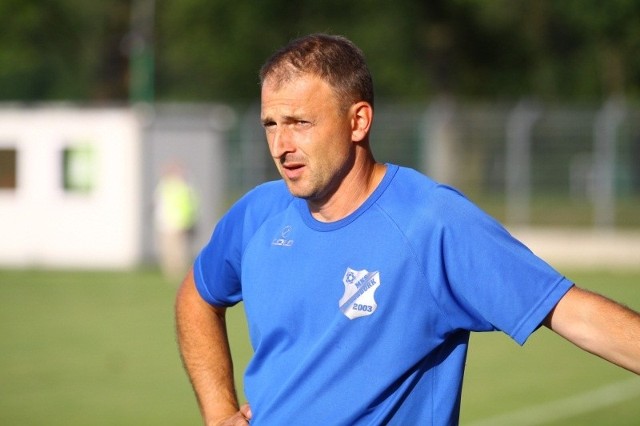 Trener MKS-u Kluczbork Andrzej Konwiński nie może liczyć na sześciu zawodników z niezbyt szerokiej i tak kadry zespołu.